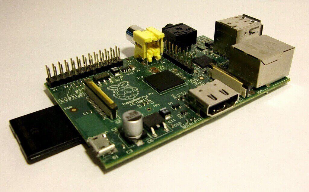 Внешний вид Raspberry Pi model B 