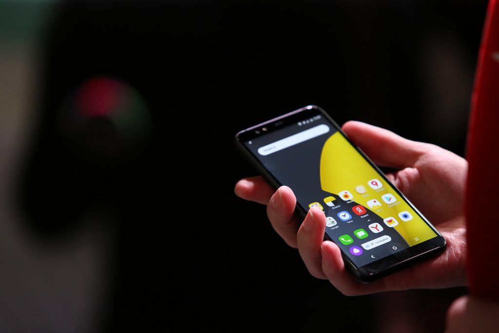 «Тёмная лошадка» Яндекс.Телефон составит конкуренцию китайским смартфонам?