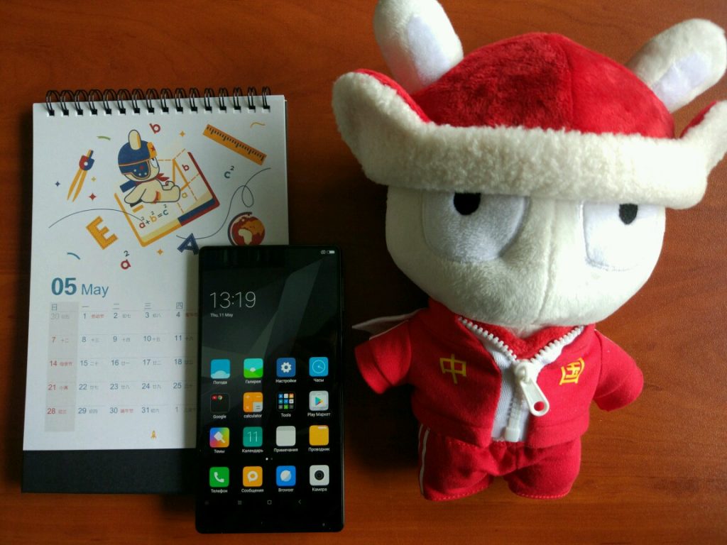 Xiaomi Mi MIX: концептуальный и нашумевший экраноид - Обзор [2023] 📱