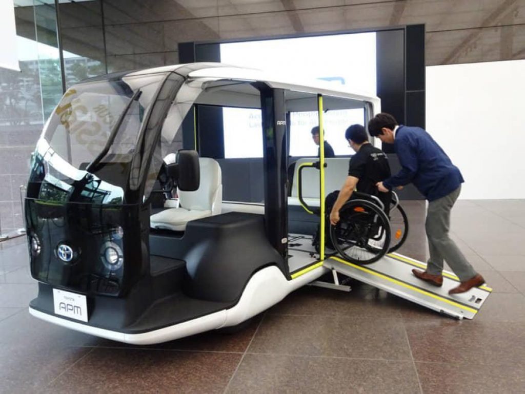 Япония впереди планеты всей: Toyota показала электрический шаттл для Олимпийских игр в Токио [Accessible People Mover]