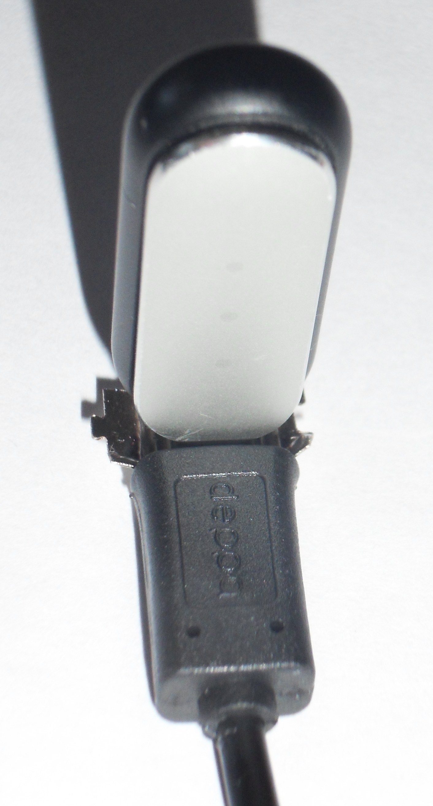 Как и сколько заряжать браслет Xiaomi mi band 2