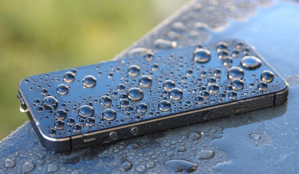 Что означают уровни IP67 и IP68 на смартфоне