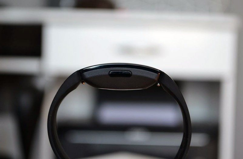 Спортивные часы  Fitbit Charge HR - отзыв