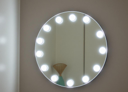 Зеркало с подсветкой: как выбрать, установить и сделать его главным штрихом вашей ванной