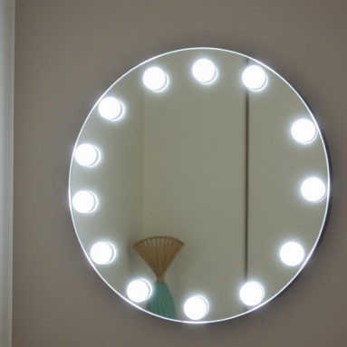 Зеркало с подсветкой: как выбрать, установить и сделать его главным штрихом вашей ванной