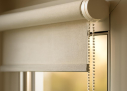 Кассетные рулонные шторы как современное решение для защиты от солнца и уюта в доме