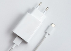 Как выбрать зарядное устройство для смартфона: мощность, протоколы и безопасность